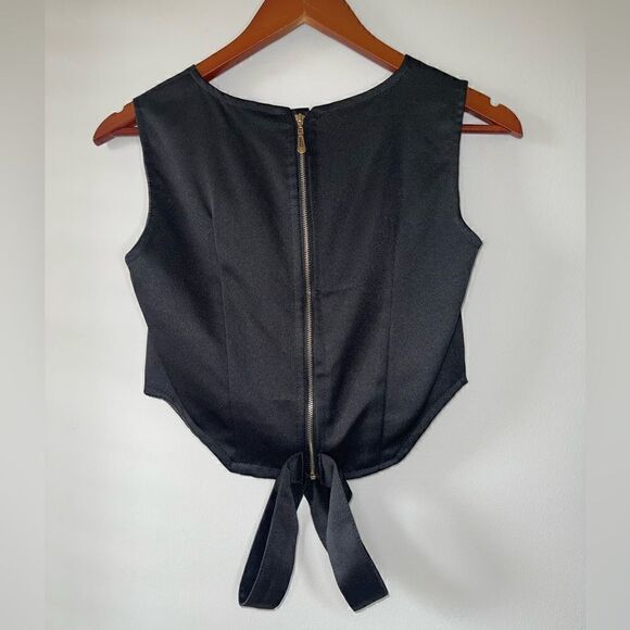 Chic Wish Cut Out Crop Top Size Small - Picture 4 of 7
